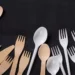 průvodce jednorázovými a opakovaně použitelnými příbory